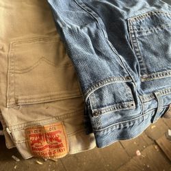 4 PANTALONES 32X 32 Y 4 CAMISAS - L