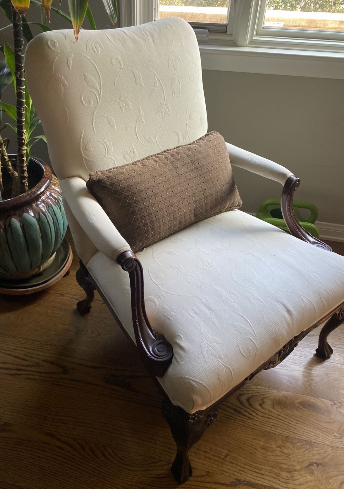 Vintage Farmhouse Accent Chair 