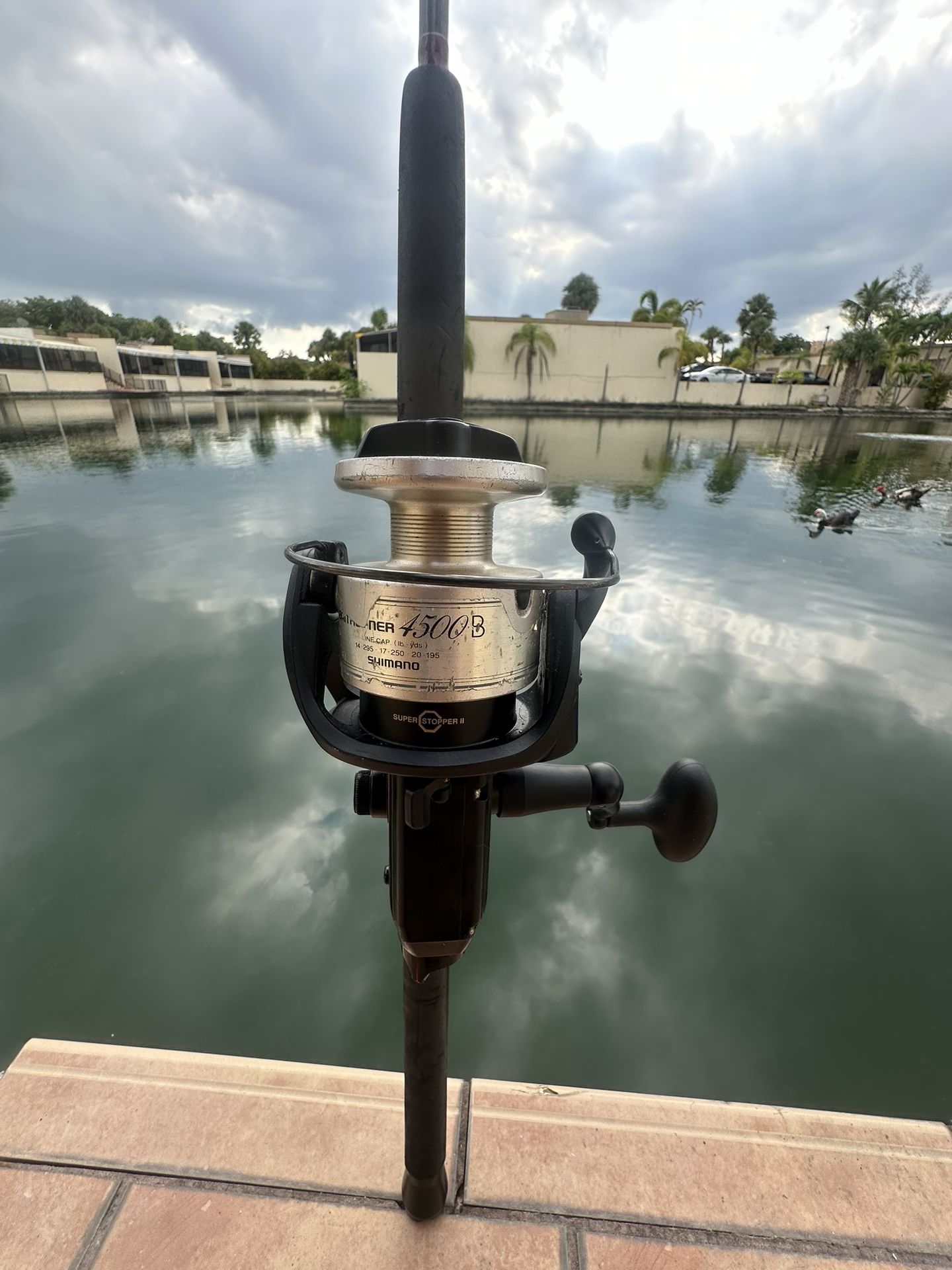 Preowened Shimano Baitrunner 4600 Reel On A Custom Capt. Harry’s HopperRod 6’6” 25-60Lb Rod🔥