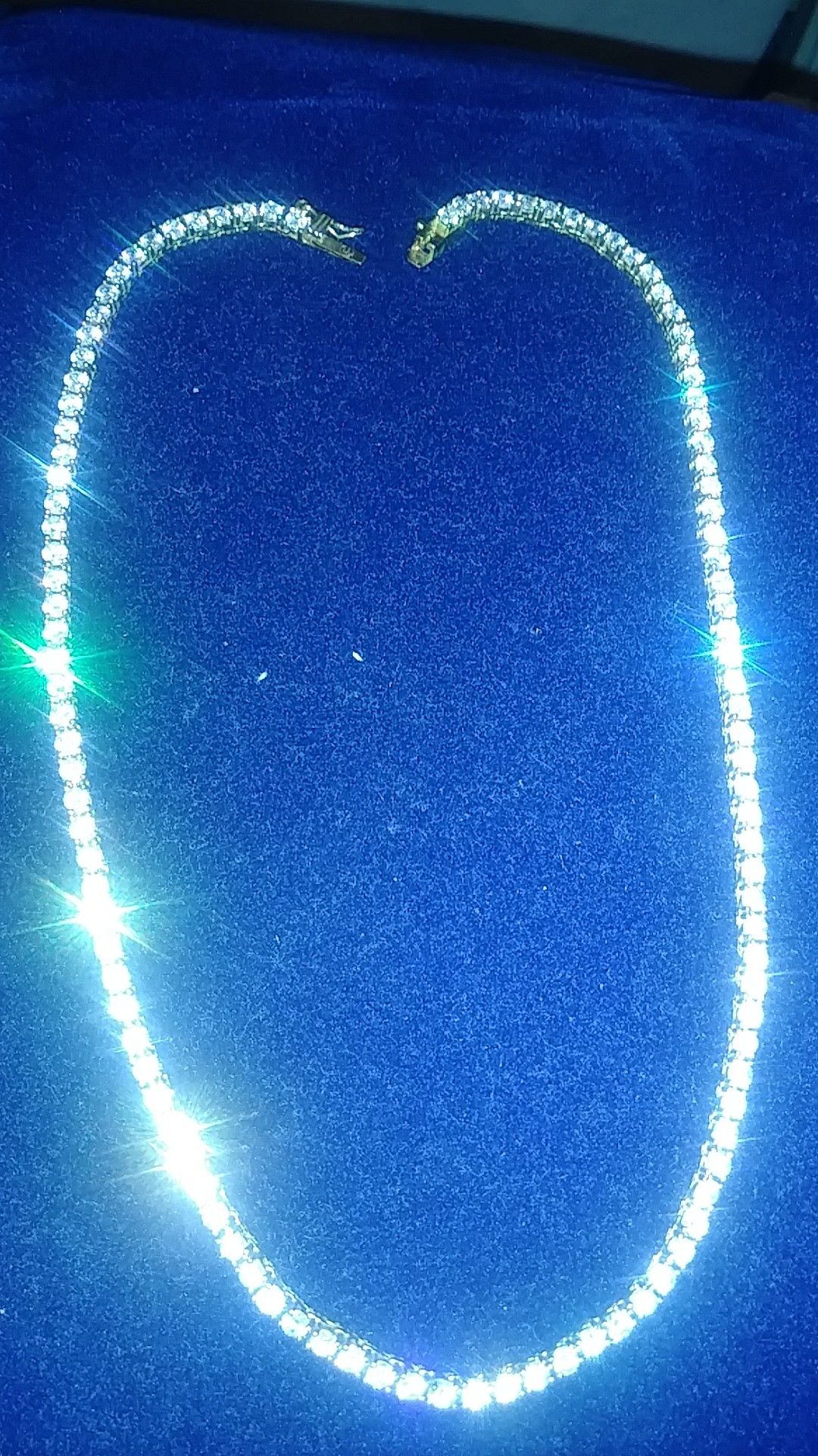 Very beautiful Vermeil tennis necklace will not fade nor yarnish