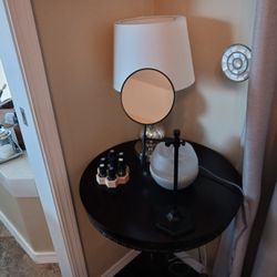 Cosmetic Mirror for Shaving or Cosmetic Makeup Application.
