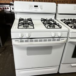 Hot Point 30”Wide Gas Range Stove In White