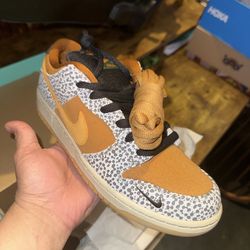 safari dunks size 9.5