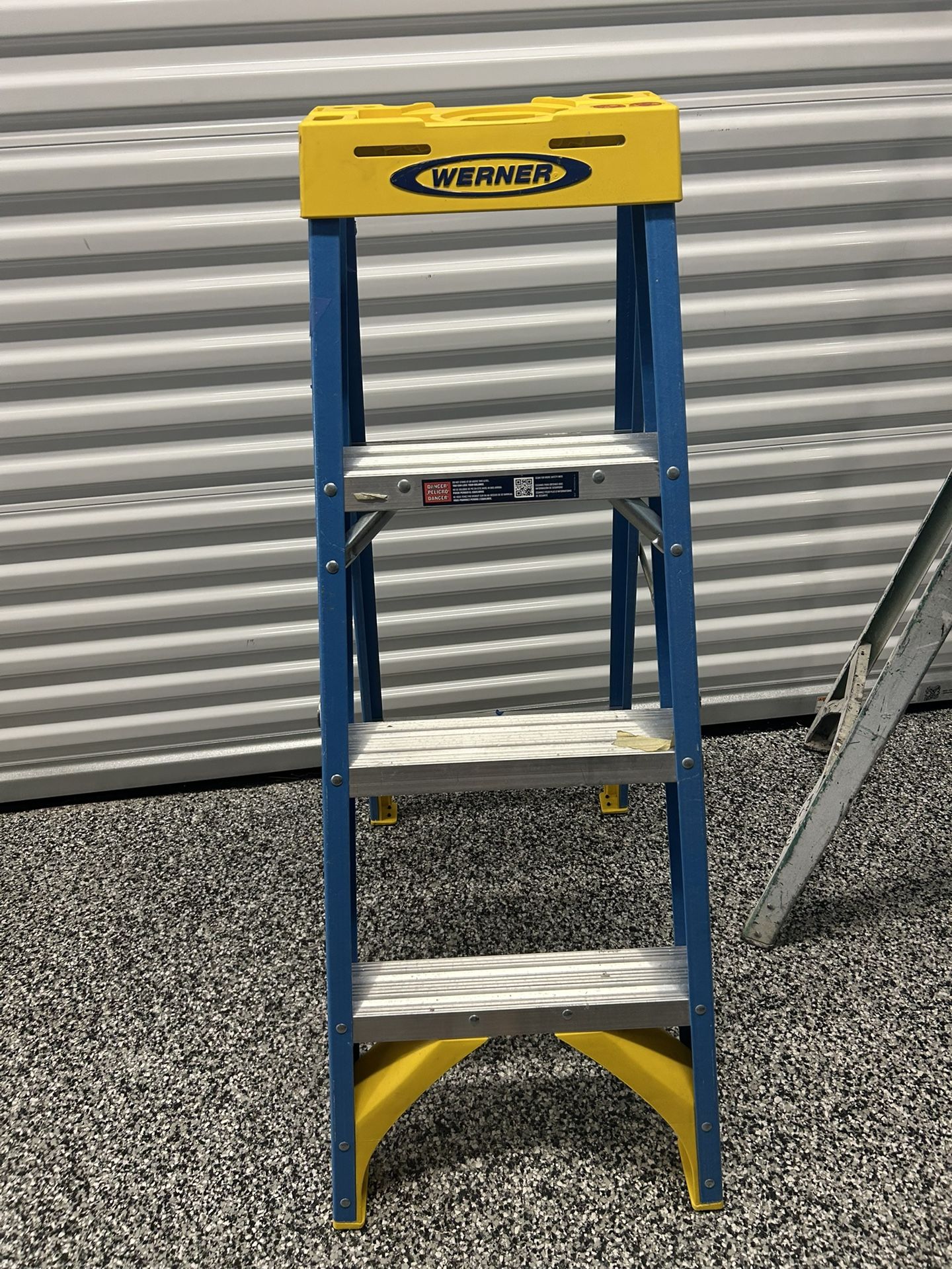 WERNER (4 FEET)