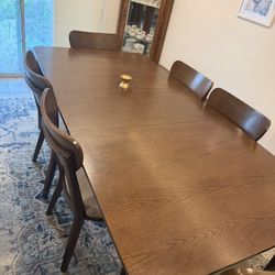 Dinning Table And 6 Chairs 
