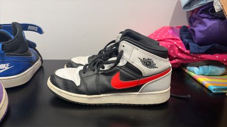 Air Jordan size 6 and 6.5