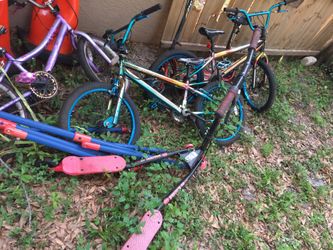 Bikes, electric scooter, push scooter