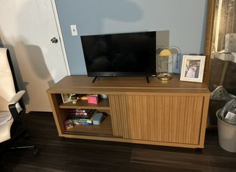 Wooden TV Stand/Entertainment Center