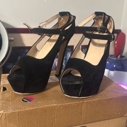 Black Heels Size  8 1/2 : 39