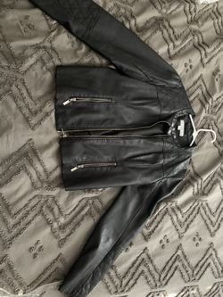 Women’s faux leather jacket medium