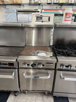 Like new atosa commercial 24” flat grill range with oven