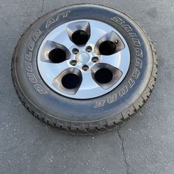 1 X 255/70r18 Jeep Wrangler Sahara JL 2018 Rims Wheels 5x5 5x127 Good Tire 95% Treads !