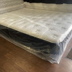 Queen Mattress 🙌🏼