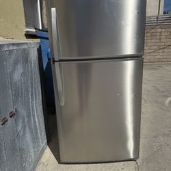Kenmore Refrigerator 