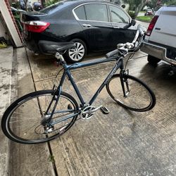 trek bike 7300. size https://offerup.com/redirect/?o=NjMuNS5jbQ==