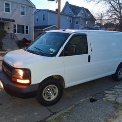 Chevy Express 2500