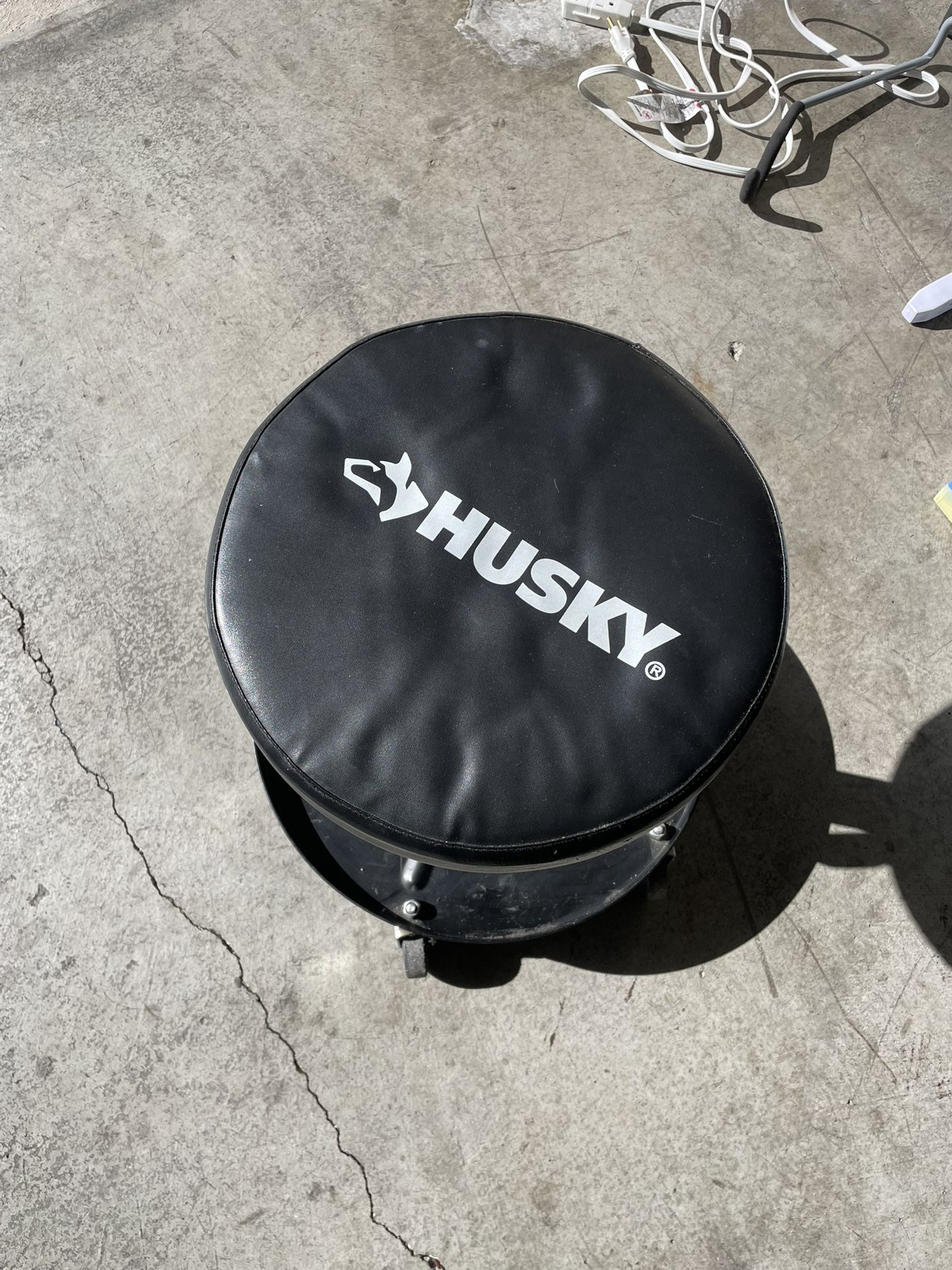 Husky pneumatic shop stool