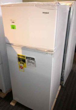 Brand New Whirlpool Top Freezer Refrigerator (Model:WRT316SFDW) B3 D