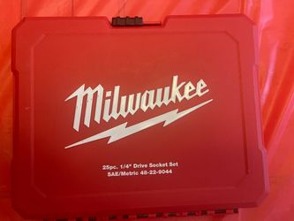 This Milwaukee mechanics tool set