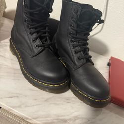 Dr. Martens 1460 Pascal