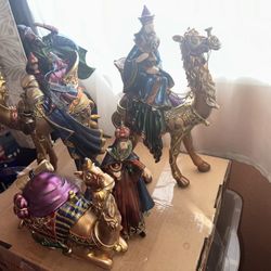 Nativity Wise Man Figure. Set Of 3.