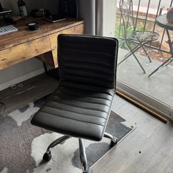Gorgeous Leather Office Chair