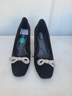 Women shoes/67th Ave And Thomas