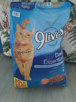 Two New 9 Lives 20 Pound Cat Food for Sale in Monterey Park CA