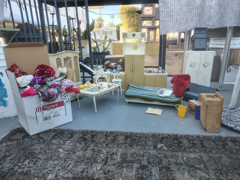 "Sindy" doll Furniture 