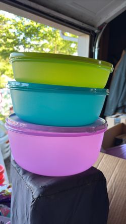 Tupperware set