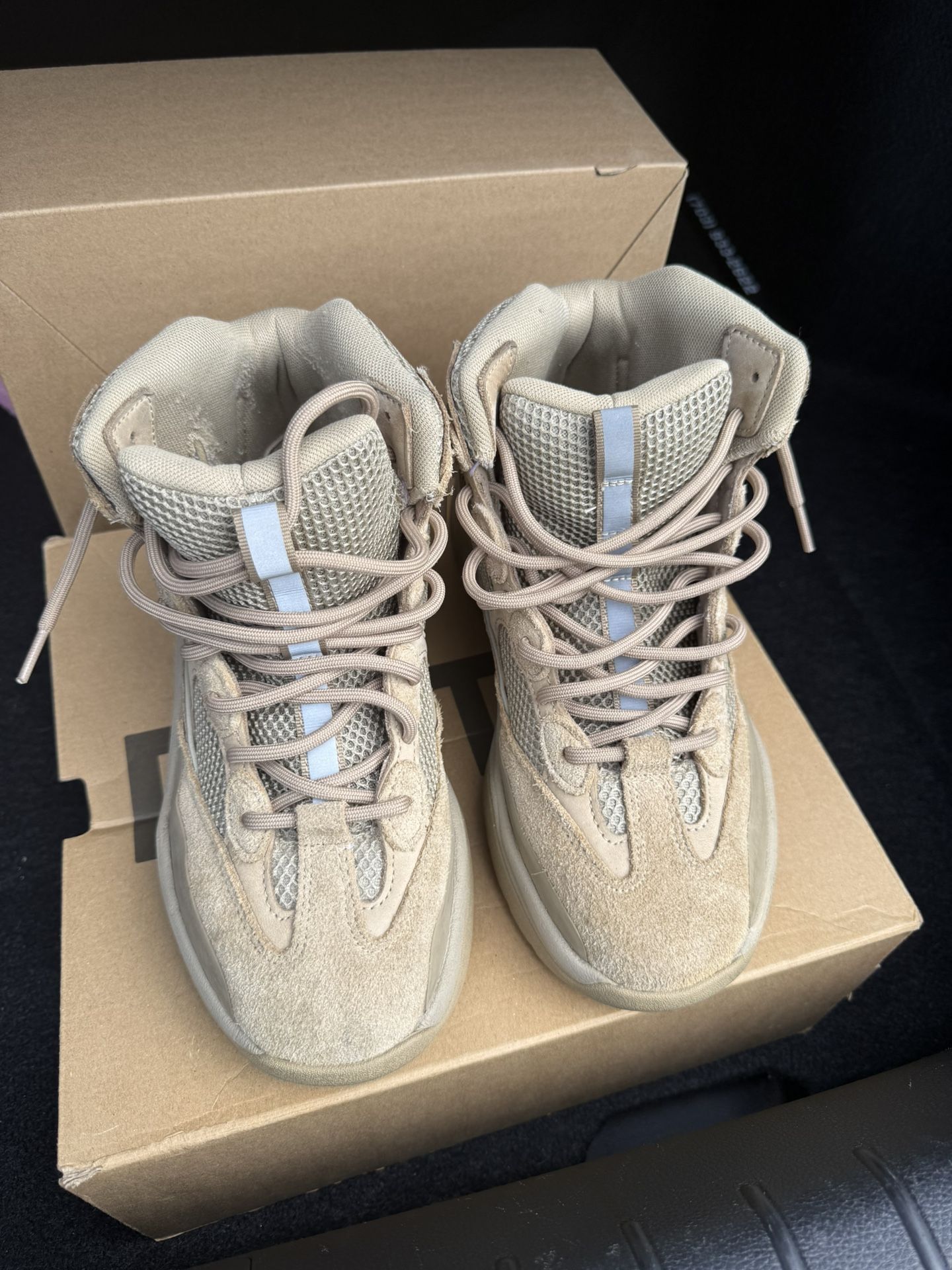 Yeezy Boots Desert Oil 8.5