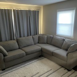 Couch - Sectional - Grey