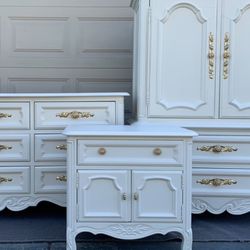 Elegant In Antique White ✨ Drexel Dresser, Chest & Nightstand