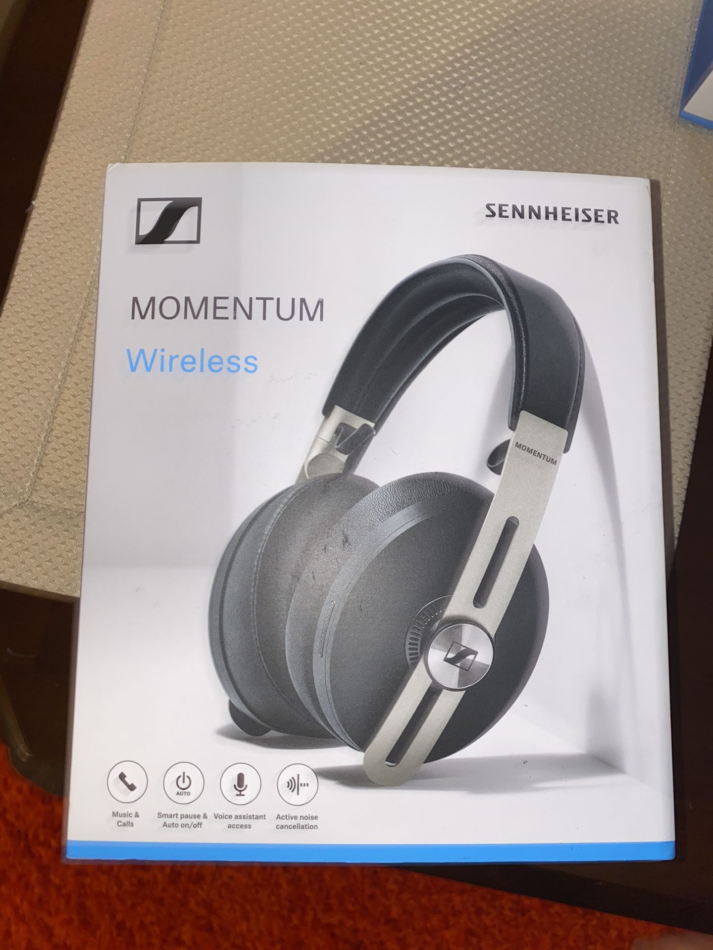 Sennheiser momentum 3 wireless headphones