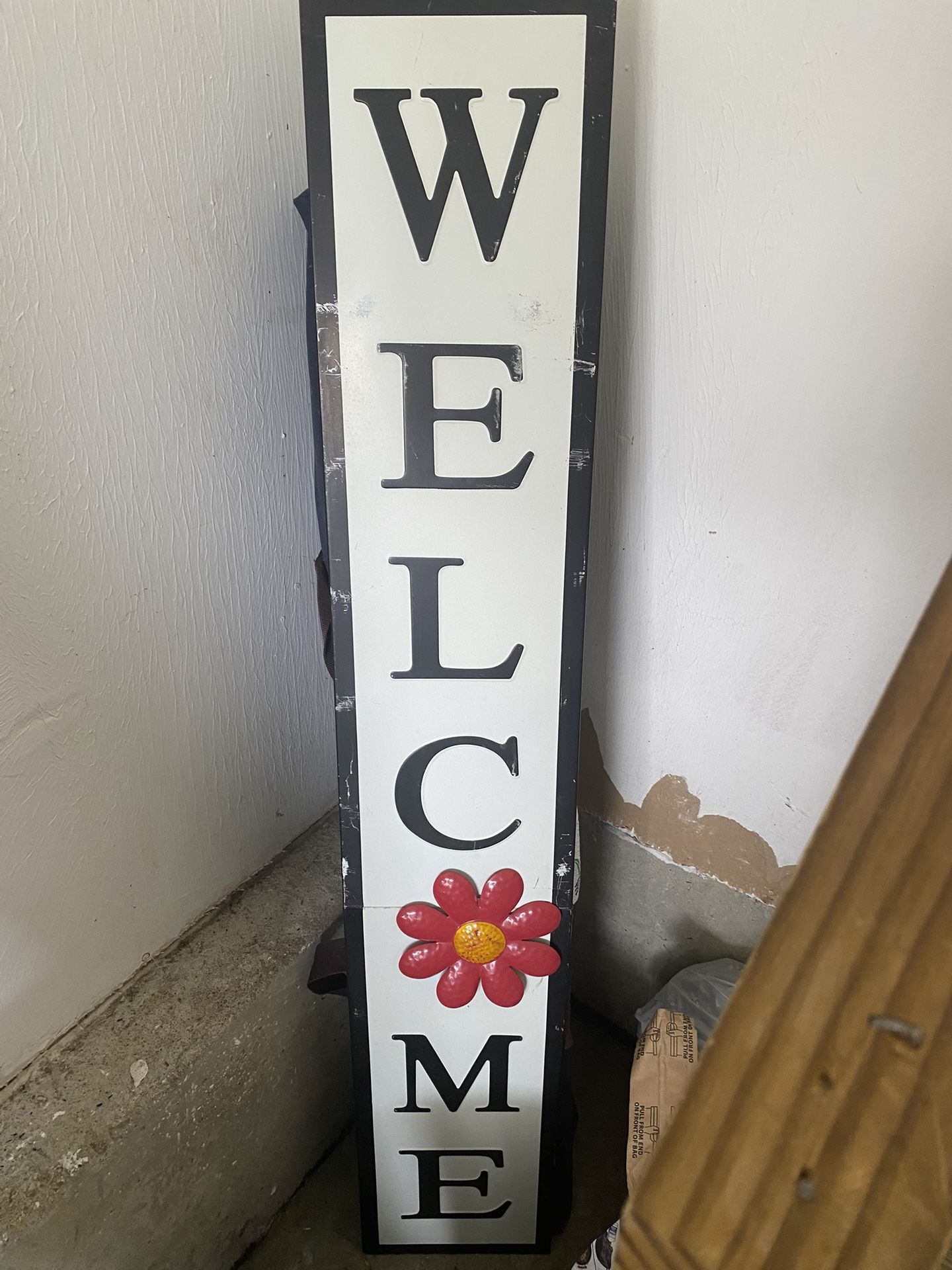 Welcome Sign With Season Magnets