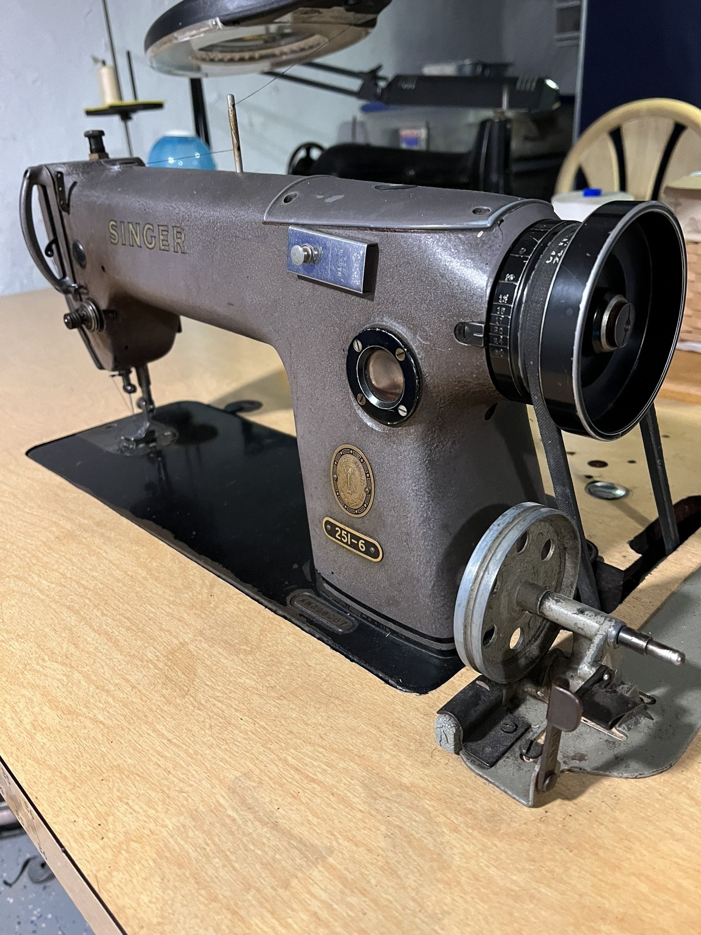 Singer Commercial Sewing Machine 2516 for Sale in Montebello, NY OfferUp