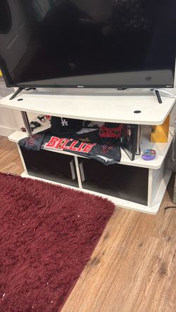 Small tv stand