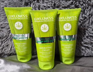 HYDRATING HAIR CREAM/ CREMA HIDRATANTE PARA EL CABELLO $23 c/u