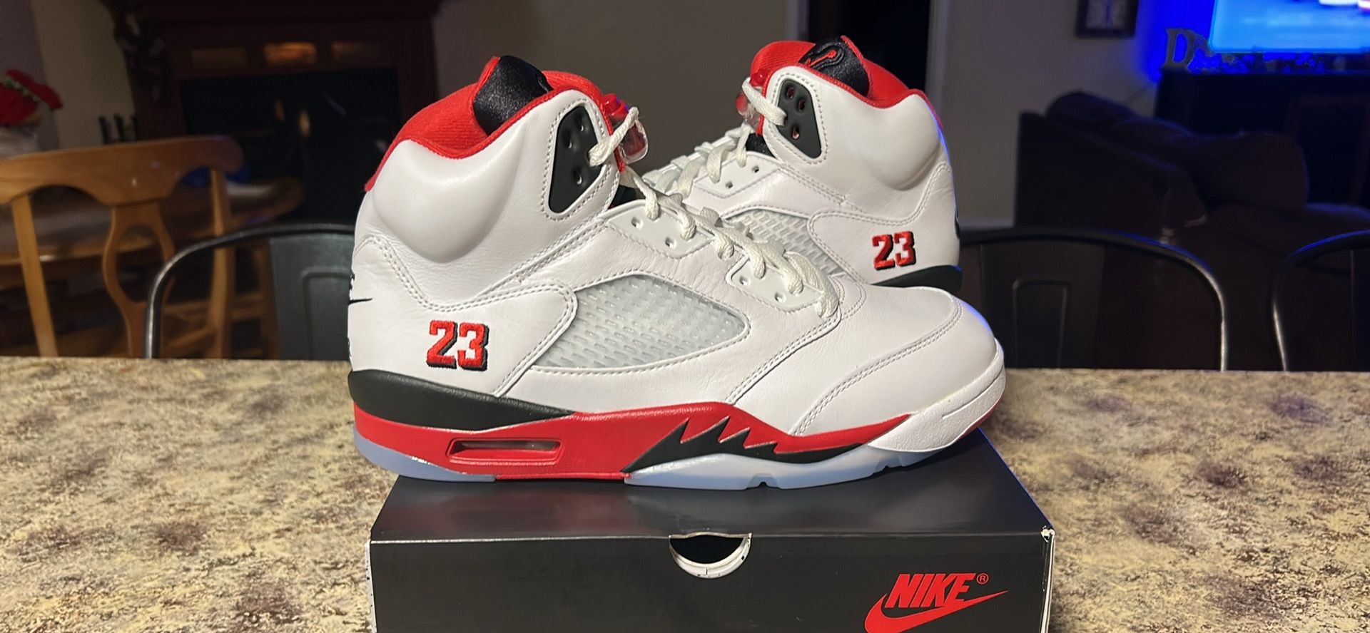 Men’s Jordan 5 ‘Fire Red’ Retro 2025