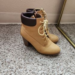 Women's Boots Size 7.5