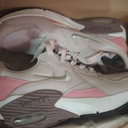 Brand New Nike Sneaker 