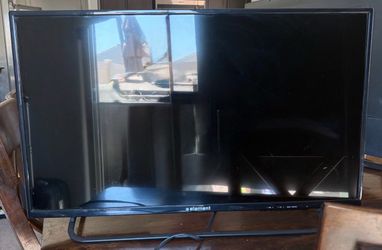 Element 32" HD LED TV (ELEFW328) with Stand