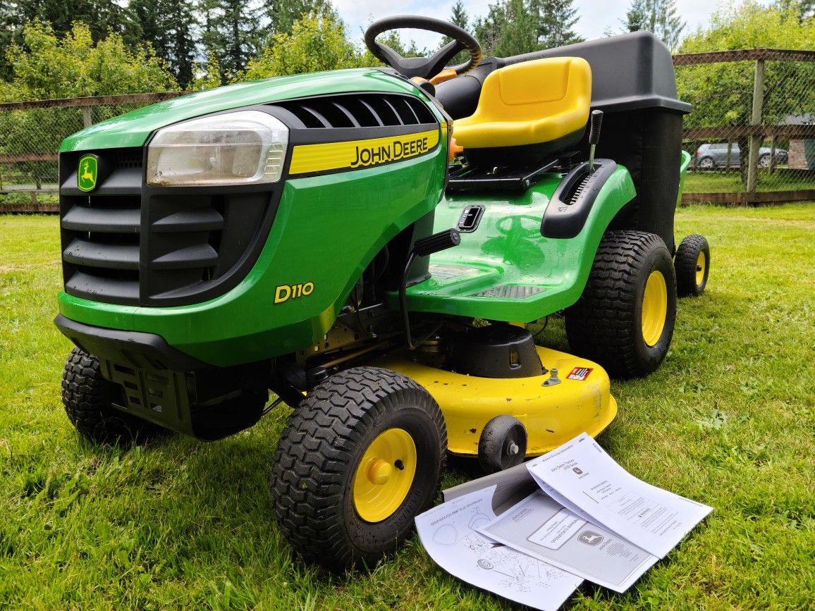 John Deere D110 Free local delivery for Sale in Maple Valley, WA