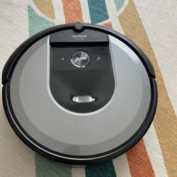 Wi-Fi Connected Roomba i8+ Self-Emptying Robot Vacuum