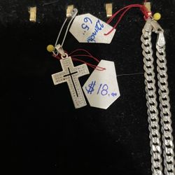 Necklace With Cross Pendant 