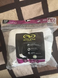 Athletic Works 12 pk sz 6-12 Men's Low Cut white socks
