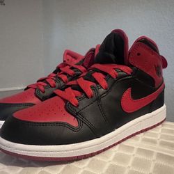 Jordan Air 1 Mid 3Y