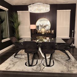 Dinning Table With 6 Chairs 