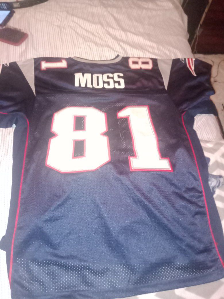Authentic NFL Patriots Randy Moss Jersey size 48 for Sale in Saint Paul, MN  - OfferUp