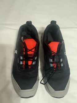 On cloud cloudhero  waterproof Black/Gray/orange  size 5 for women